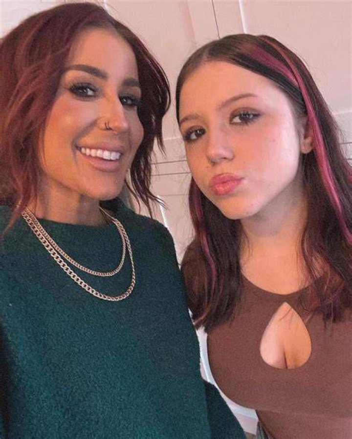 chelsea houska aubree header
