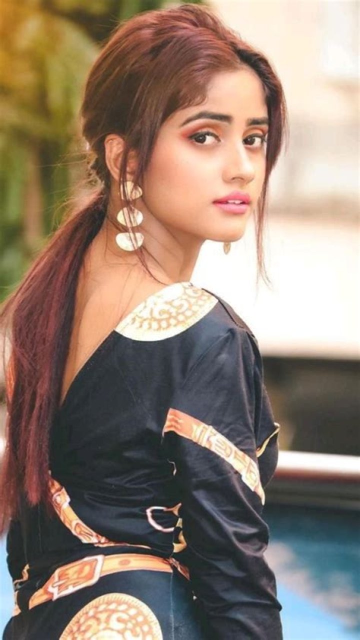 Nisha Guragain Nisha Guragain